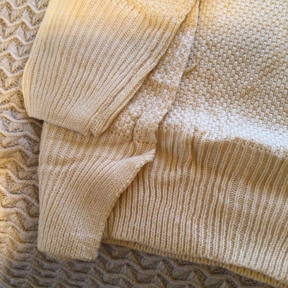 Boutique Khaki oversized rib knit sweater in xl - Picture 9 of 10